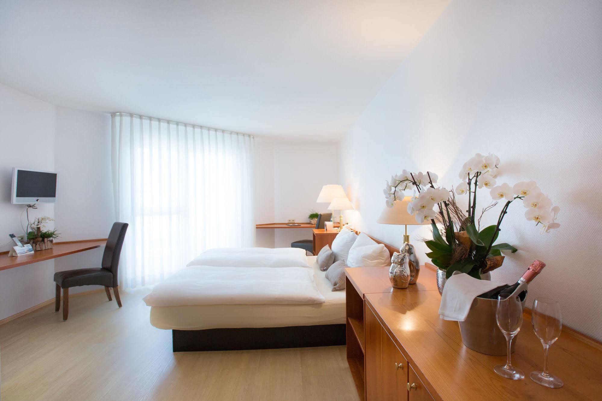Hotel & Restaurant Rose Bietigheim-Bissingen Eksteriør bilde